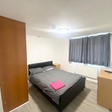 The Heathrow Lodge London Uk Harmondsworth Dış mekan fotoğraf