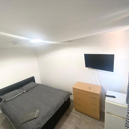 The Heathrow Lodge London Uk Harmondsworth Dış mekan fotoğraf